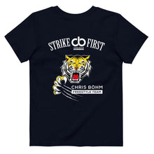 Lade das Bild in den Galerie-Viewer, Chris Böhm Team &quot;Be A Tiger - Strike First&quot; Kids Bio Shirt - Chris Boehm Shop
